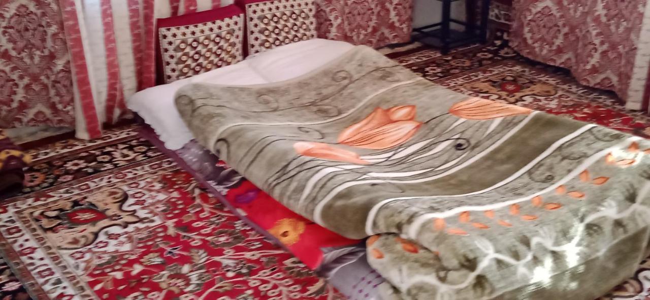 Srīnagar Mir Manzil Bed & Breakfast エクステリア 写真